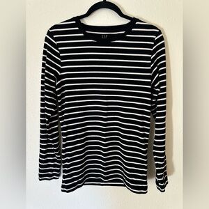 Modern Crewneck Long Sleve T-shirt